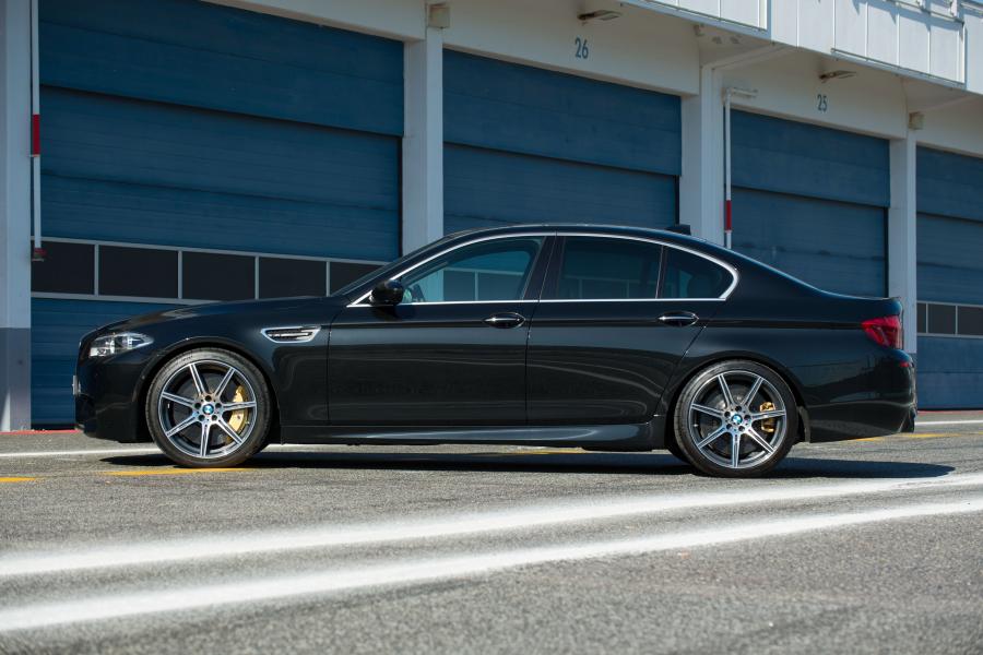  BMW M5 (F10) 2013 года  (WW) (фото 3 из 12)